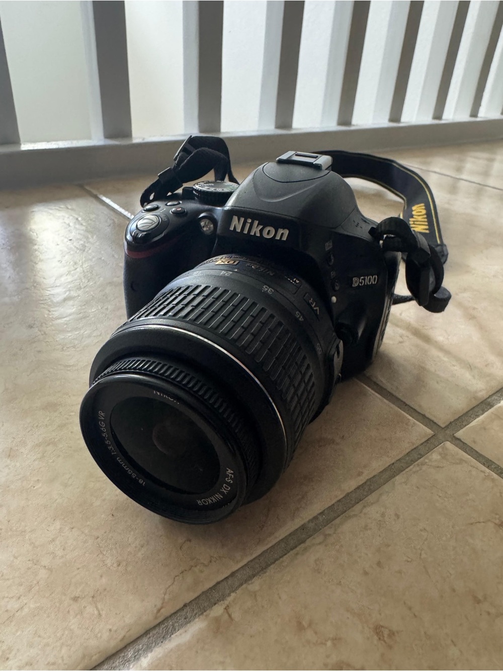 Nikon D5100 DSLR Camera in Black with 18-55mm Lens